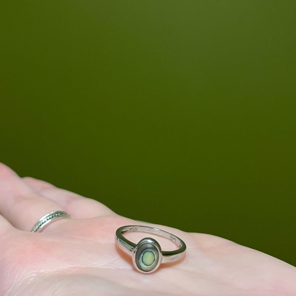Sterling silver Abalone ring - Size 7 (Stamped 925)